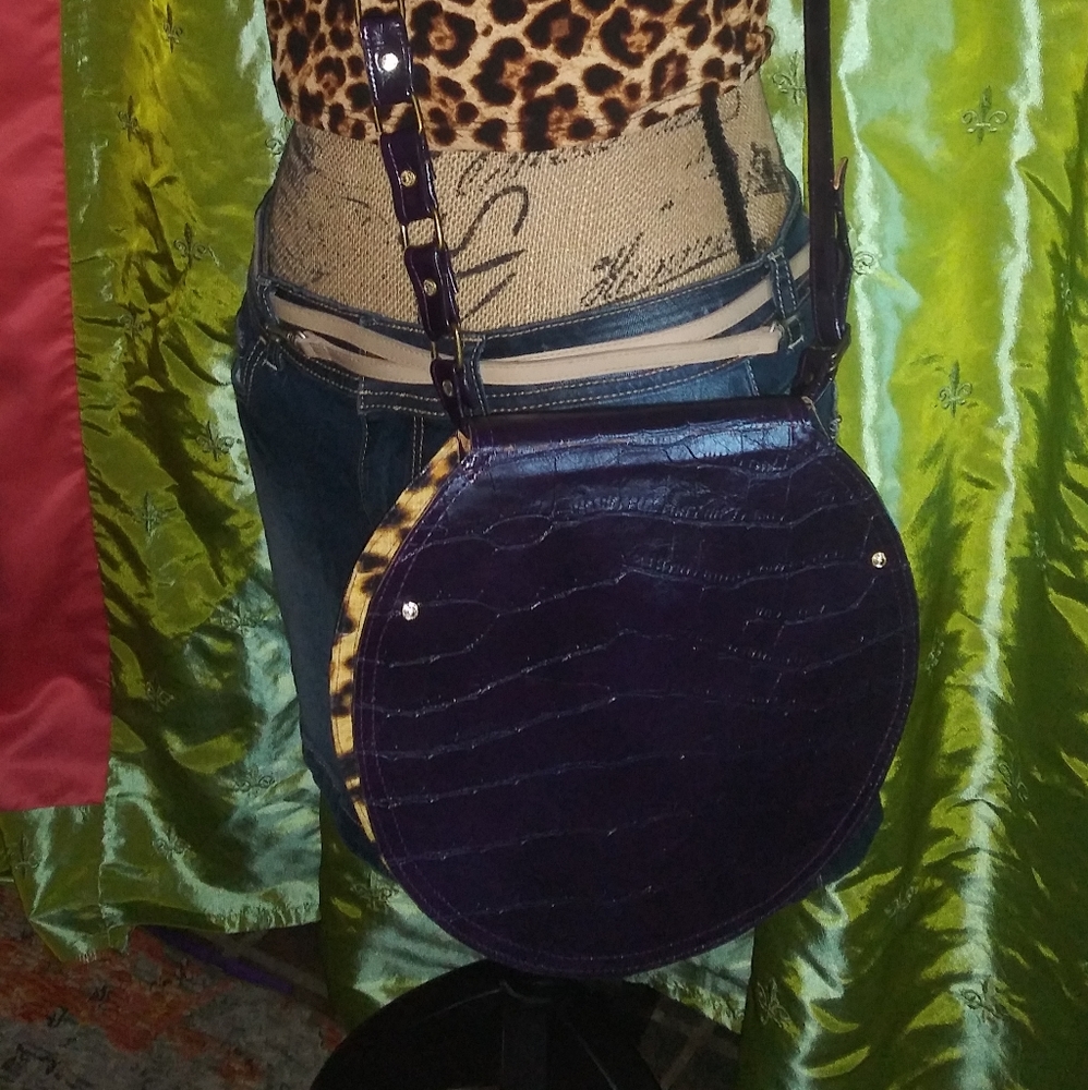 Handmade faux leather circle bag